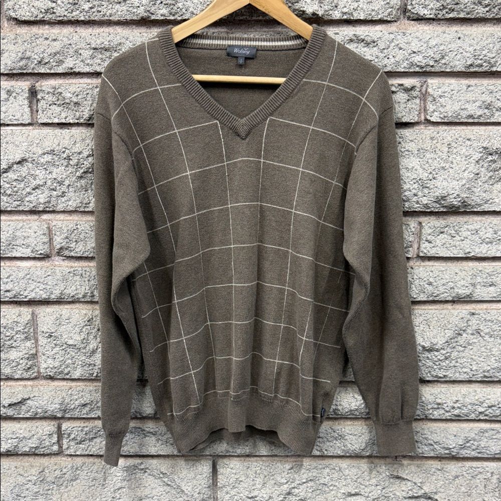 Men's V-Neck Sweater in Brown Checkered Pattern
